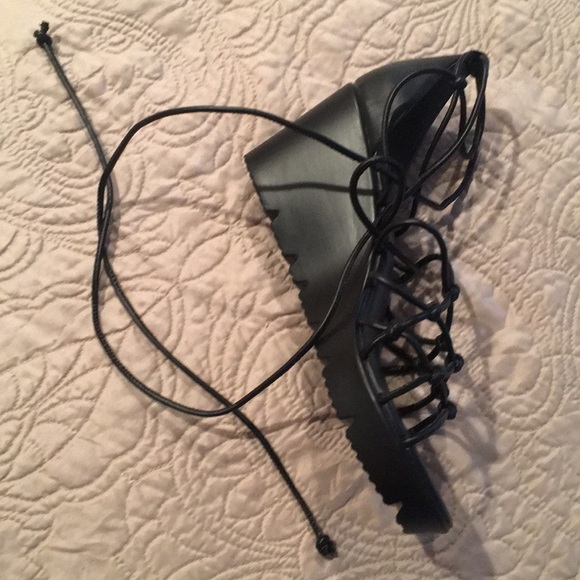Charles by Charles David black shoes - Picture 1 of 6